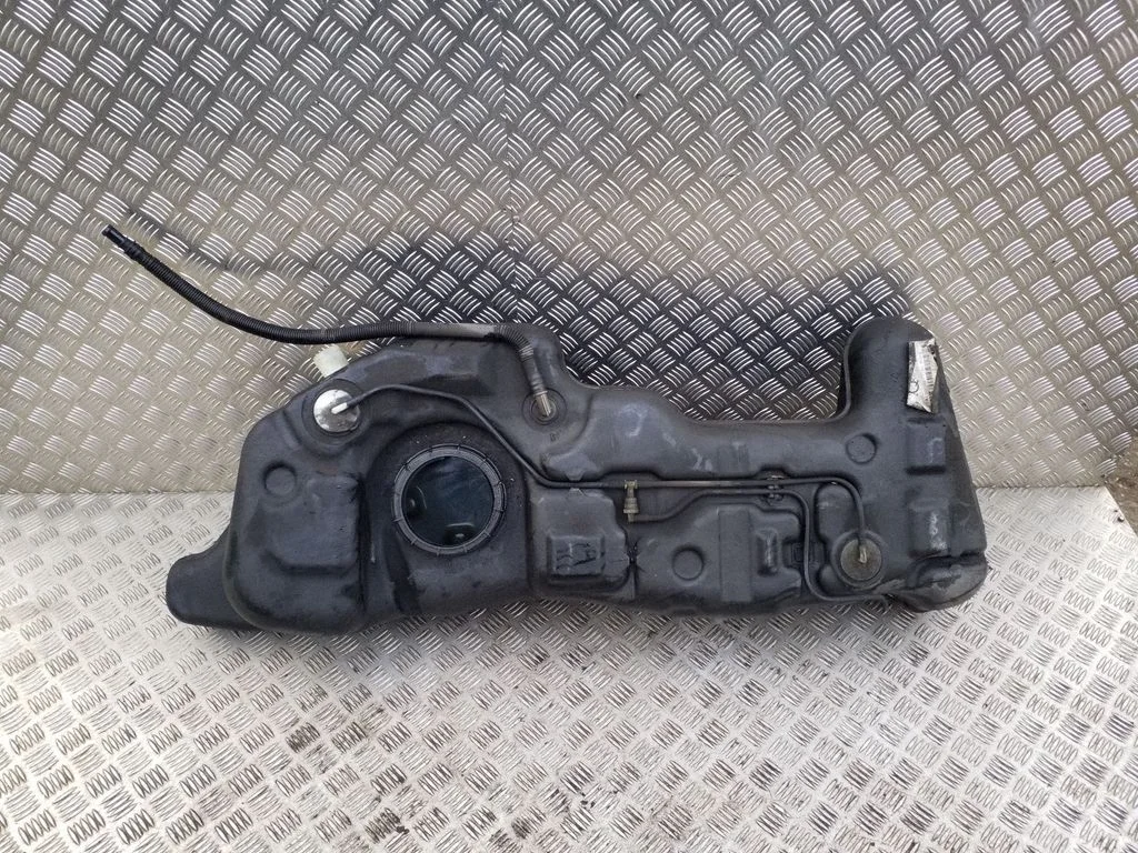 Fuel tank 172059U01A