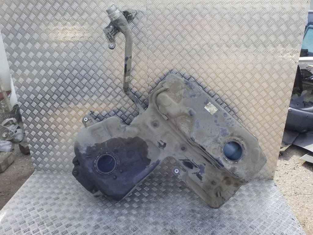 Fuel tank 4G0201021P