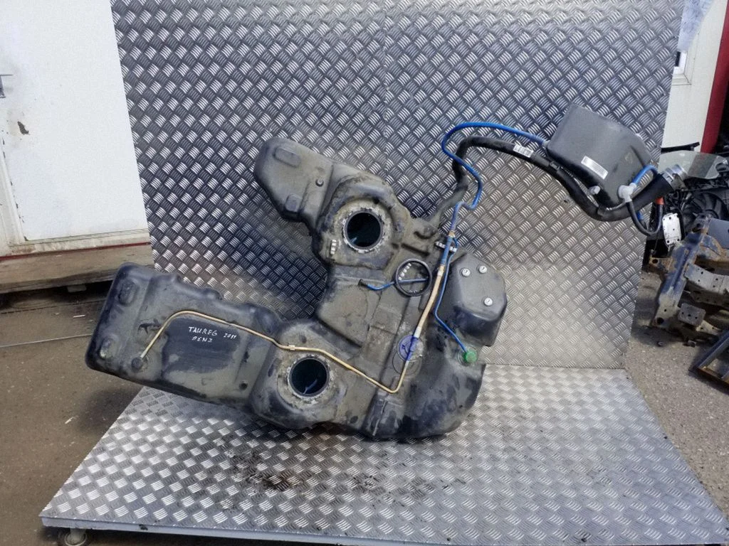 Fuel tank 7P0201085