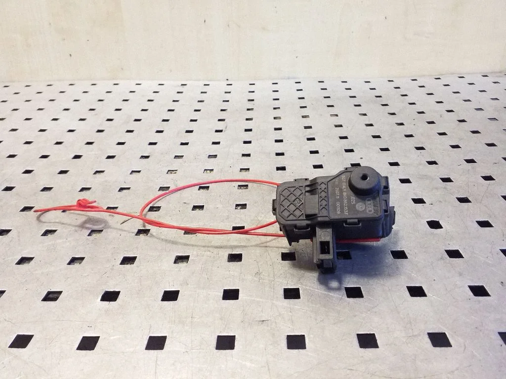 Fuel tank cap lock 8K0862153F