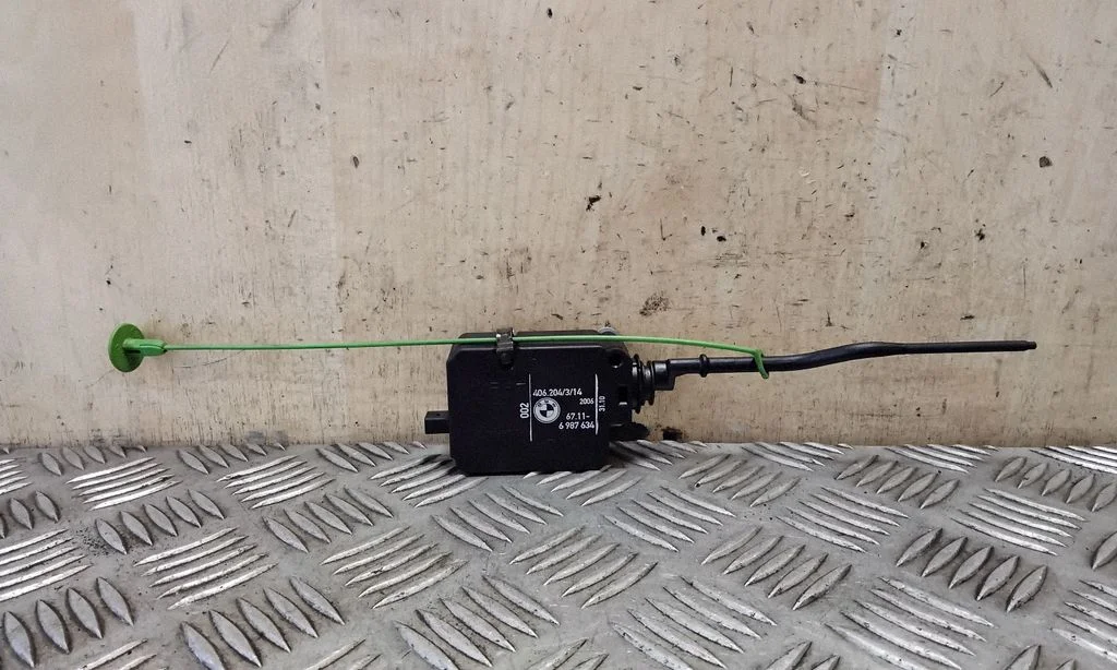 Fuel tank cap lock 6987634