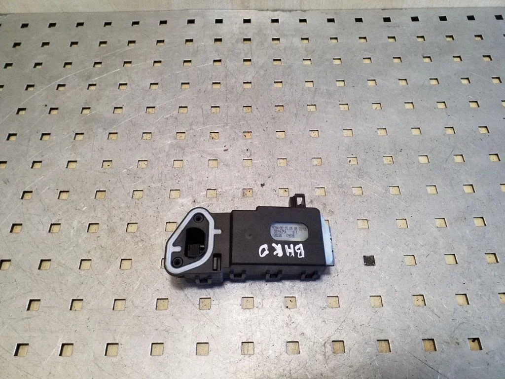 Fuel tank cap lock 30716754
