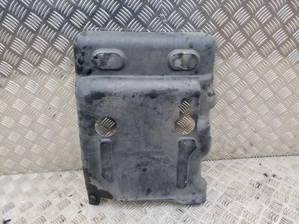 Fuel tank bottom protection 7L0201979