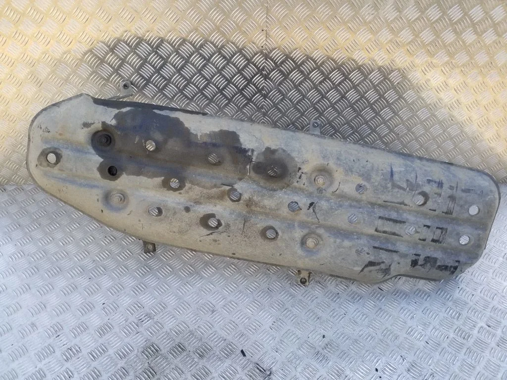 Fuel tank bottom protection 2H0801989