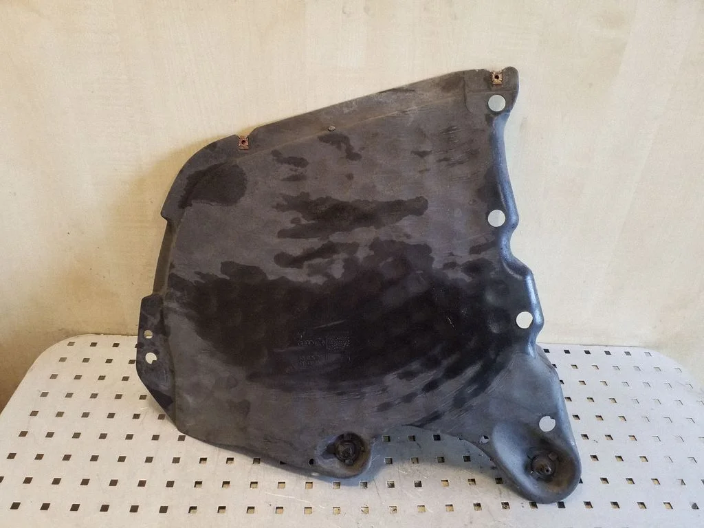 Fuel tank bottom protection 1K5825205B