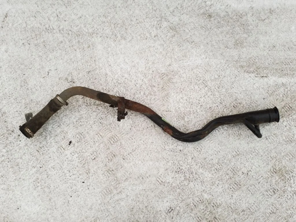 Fuel tank filler neck pipe – Jeep Grand Cherokee (2010-2021)