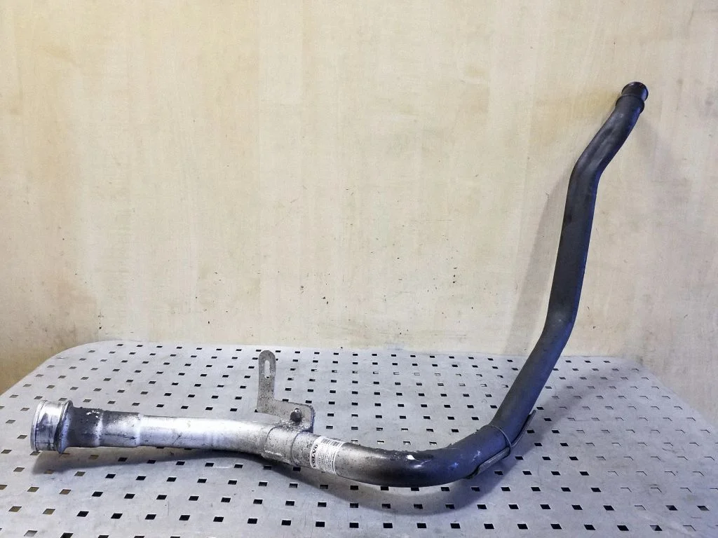 Fuel tank filler neck pipe 31392654