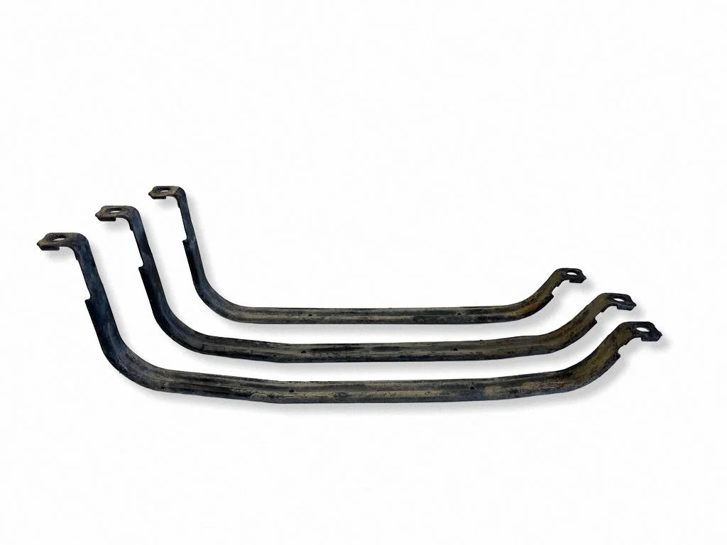 Fuel tank mounting bracket 7H0201651B