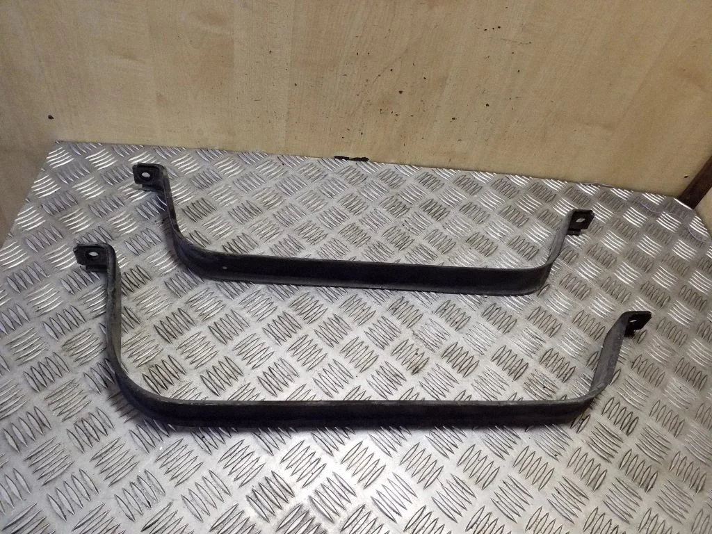 Fuel tank mounting bracket BK219092AC