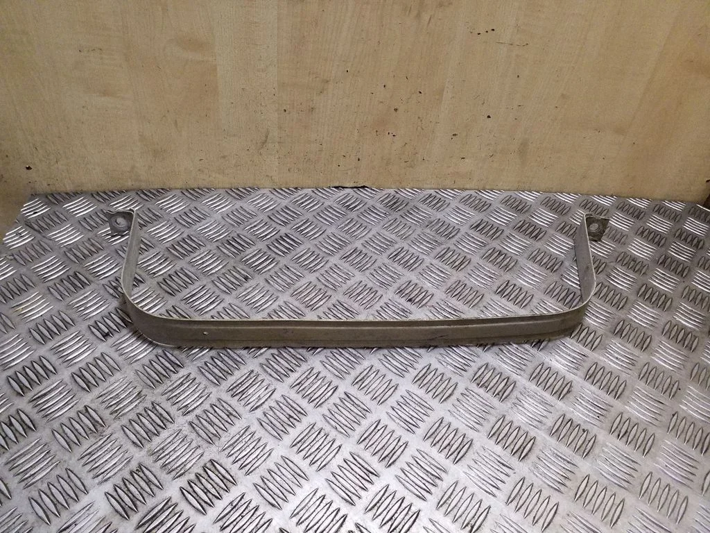 Kütusepaagi kinnitusklamber (-klambrid) 1K0201656C