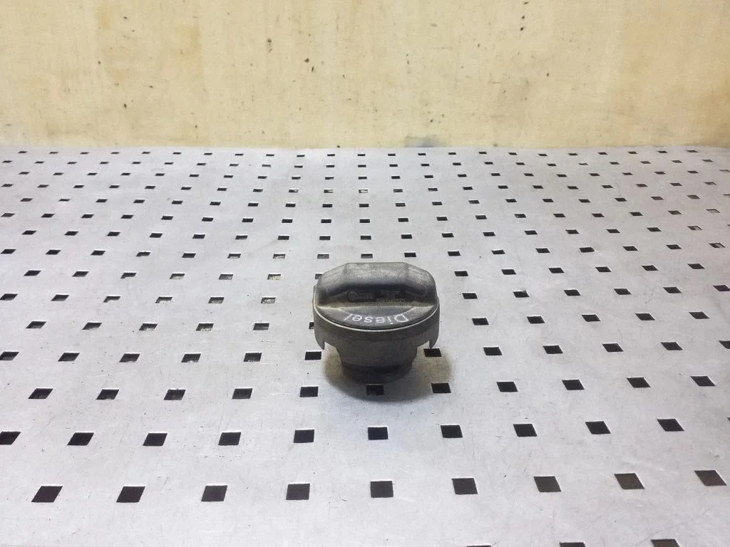Kütusepaagi keeratav kork 1J0201553G