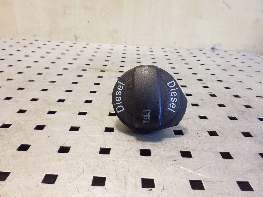 Kütusepaagi keeratav kork