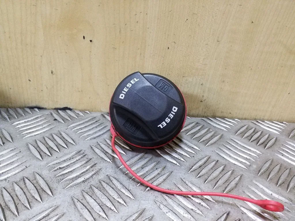 Kütusepaagi keeratav kork