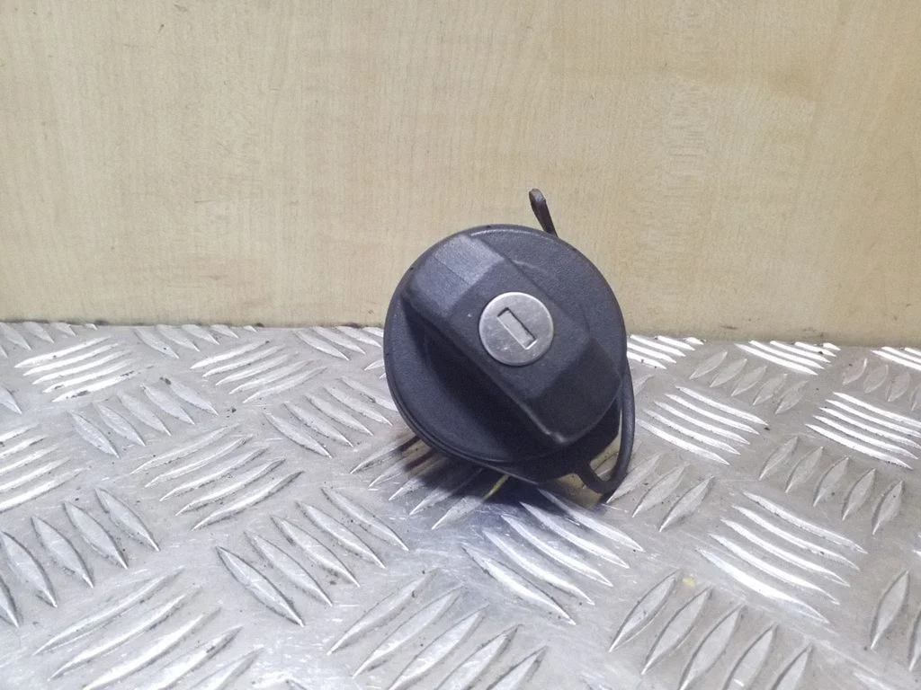 Degvielas tvertnes uzskrūvējamais vāciņš 1J0201553AF