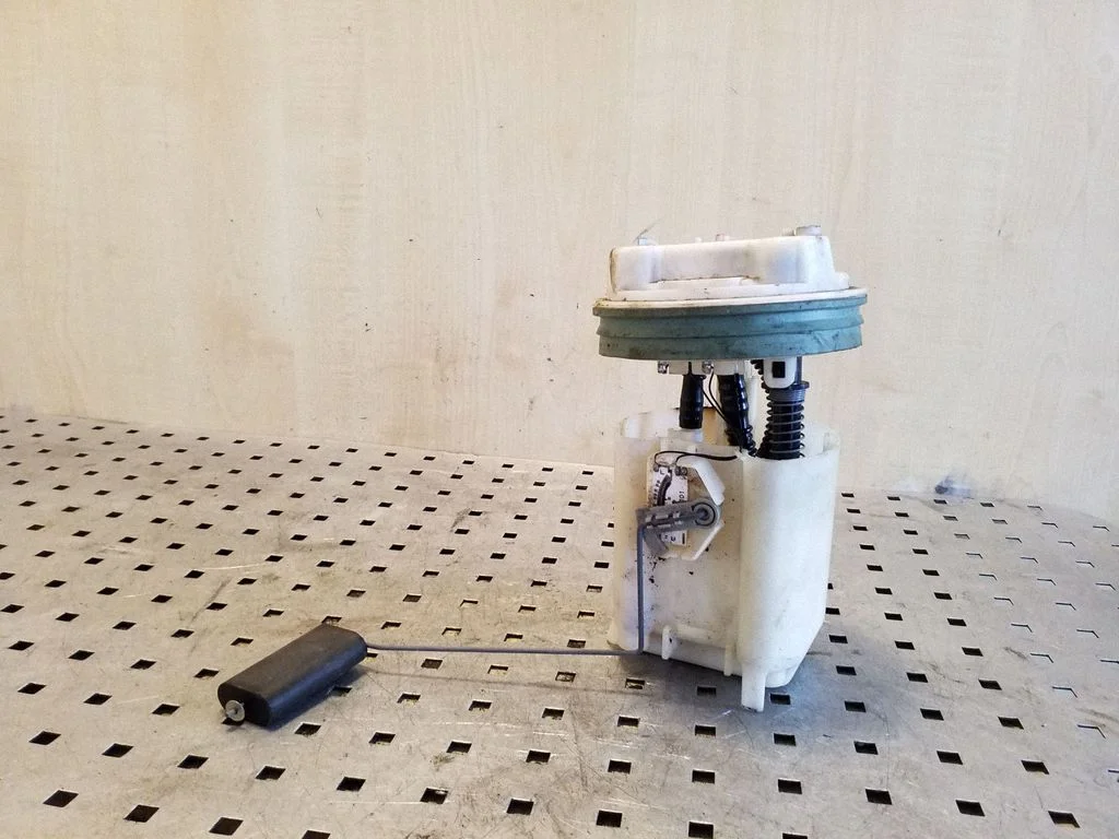 Fuel level sensor – Volvo S40, V40 (1995-2004)