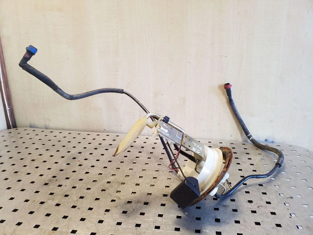 Fuel level sensor – Toyota Matrix (E130) (2001-2008)