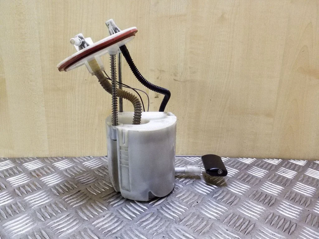 Fuel level sensor 311103Z900