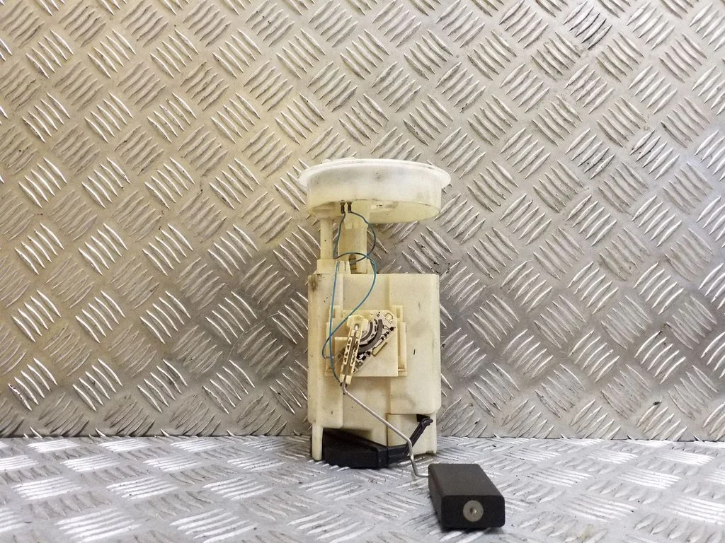 In-tank fuel pump – Volkswagen Golf IV (1998-2005)