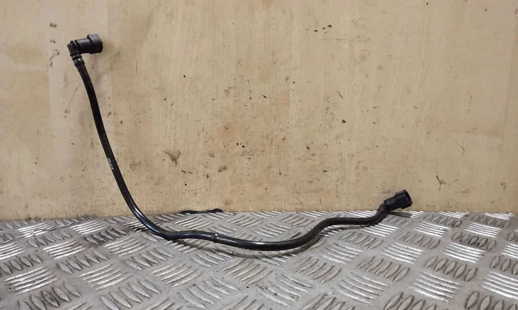 Fuel line pipe 4H0201227B – Audi A8 S8 D4 4H (2010-2016)