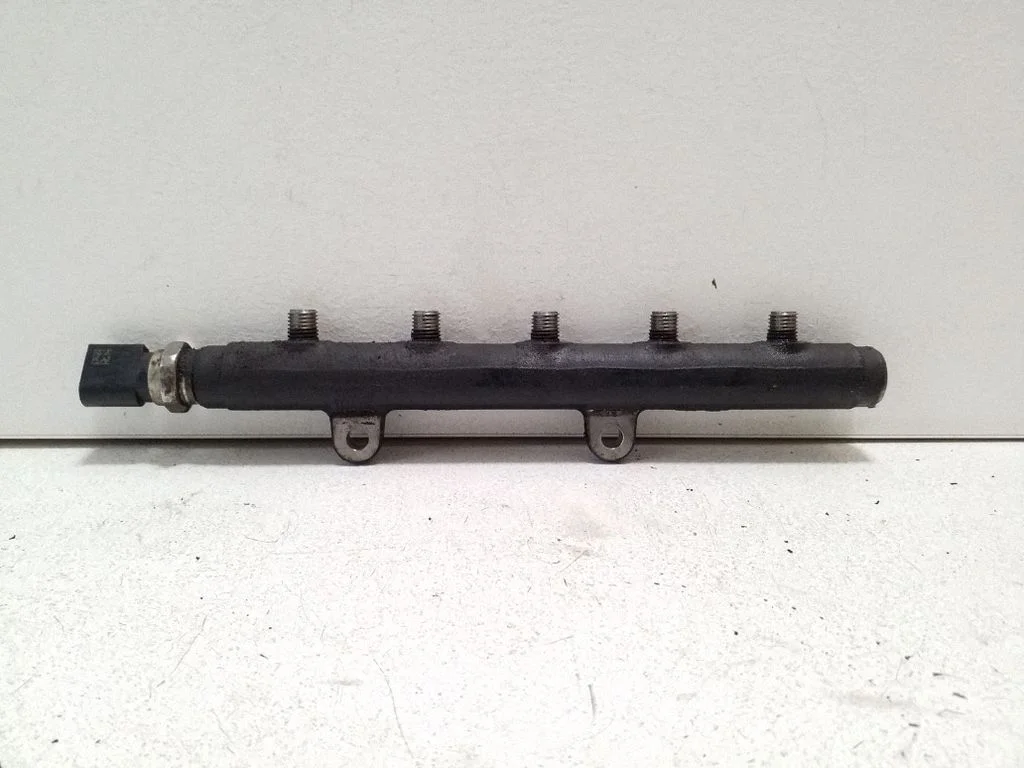 Fuel main line pipe BK2Q9D280BB