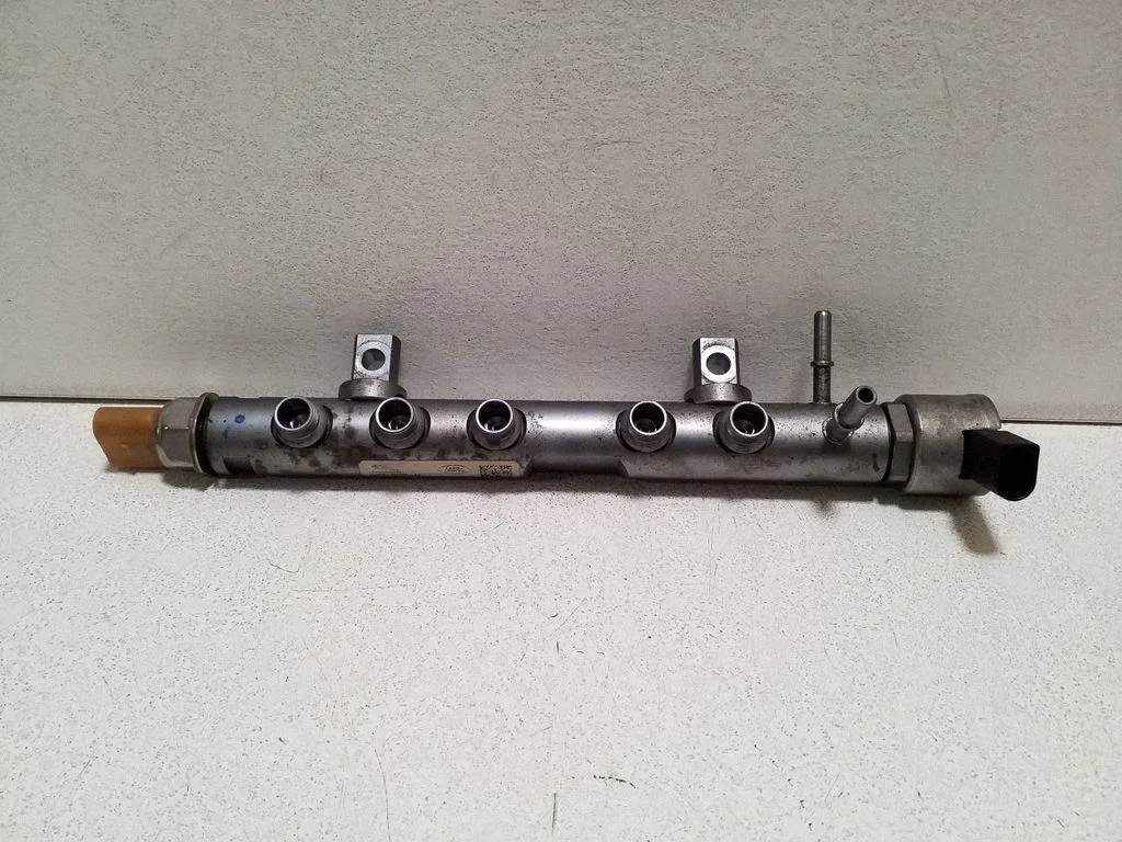 Fuel main line pipe M4D39D280AB