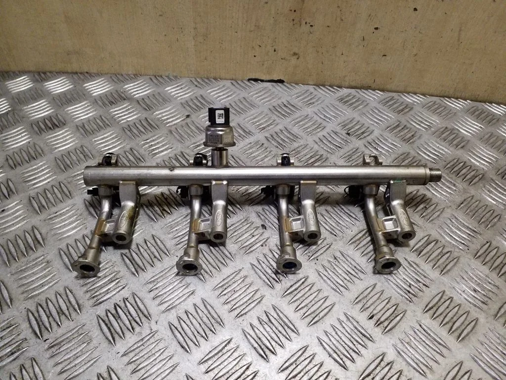 Fuel main line pipe DS7G9H487DD