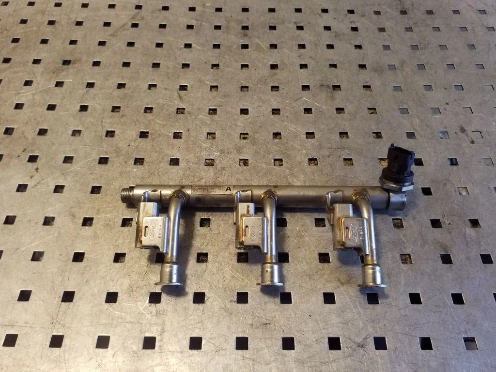 Fuel main line pipe DM5G9H487AA