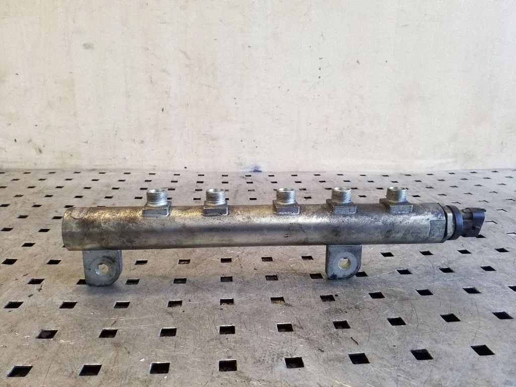 Fuel main line pipe 55209572