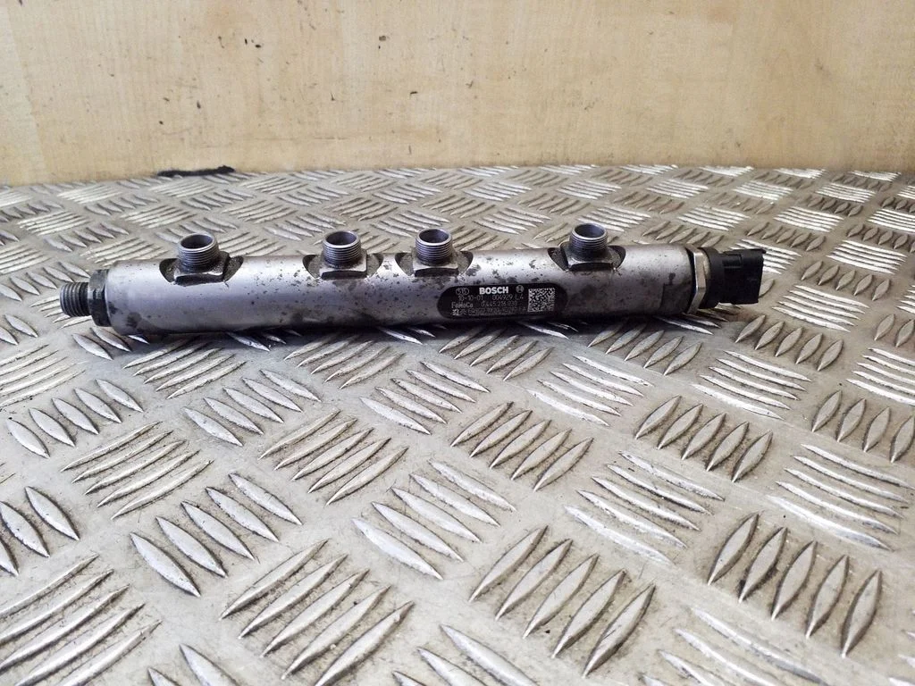 Fuel main line pipe 9X2Q9D280FA