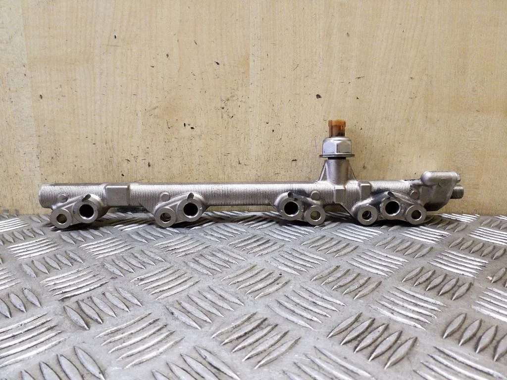 Fuel main line pipe 45PP21