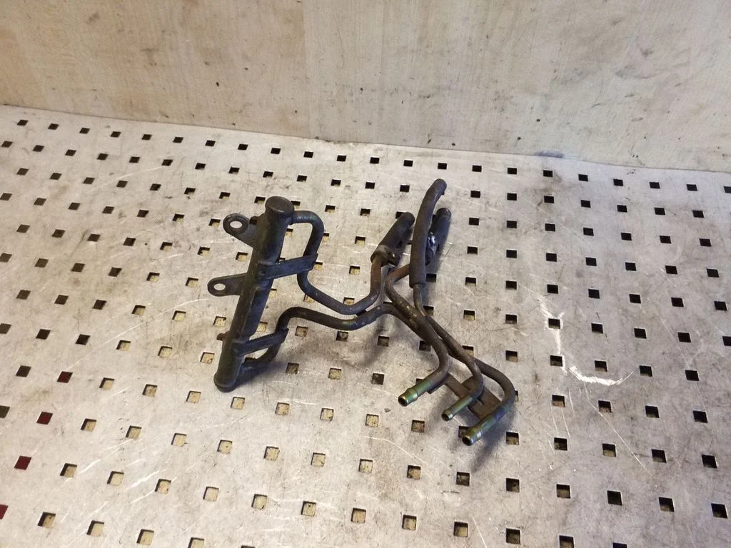 Fuel main line pipe