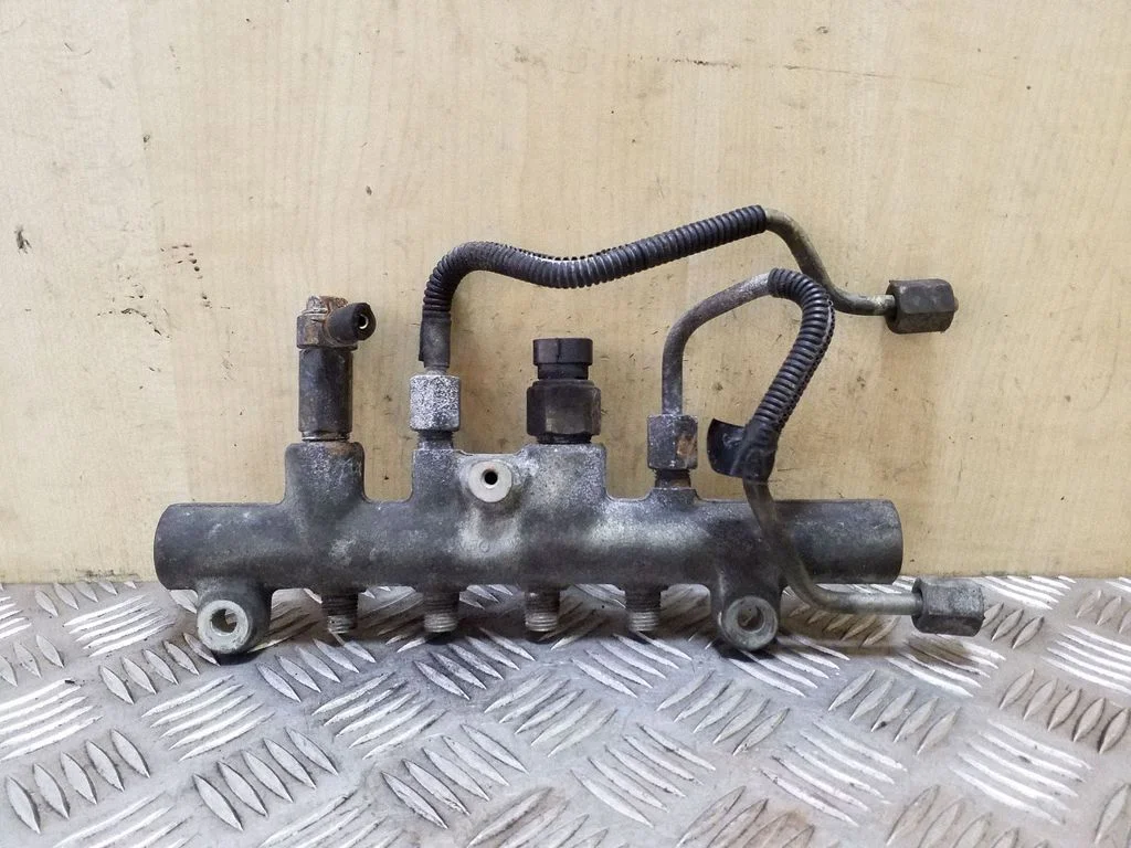 Fuel main line pipe