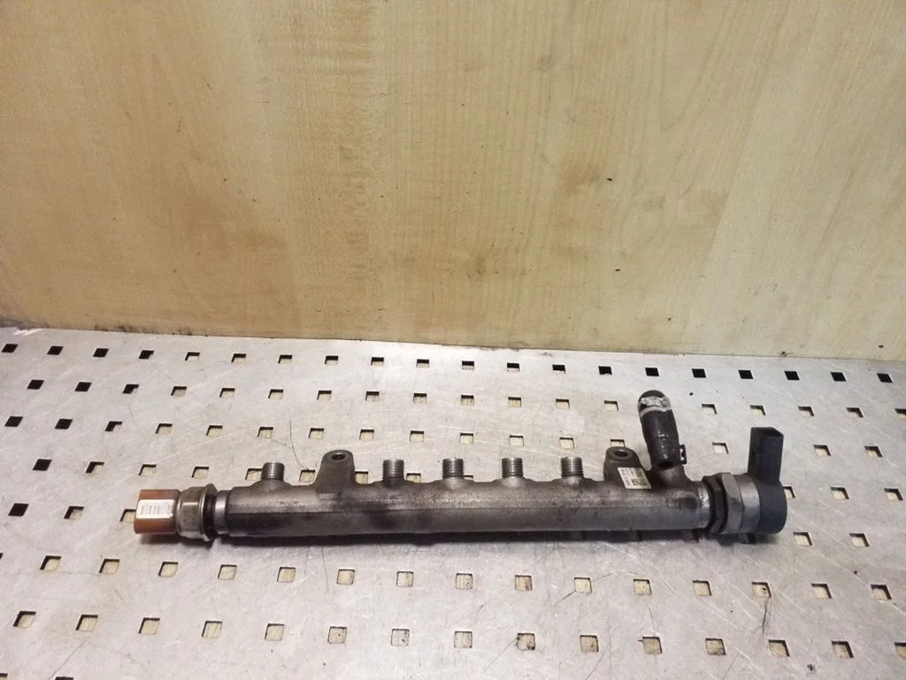 Fuel main line pipe 03L089C