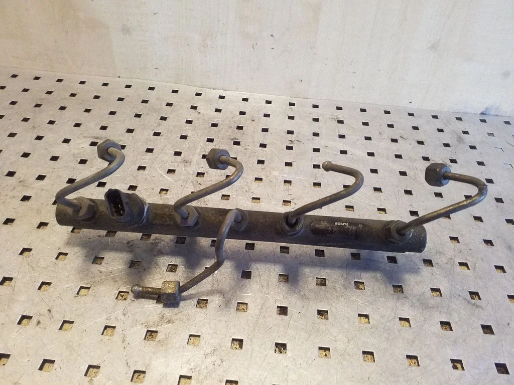 Fuel main line pipe – Renault Scenic I (1996-2003)