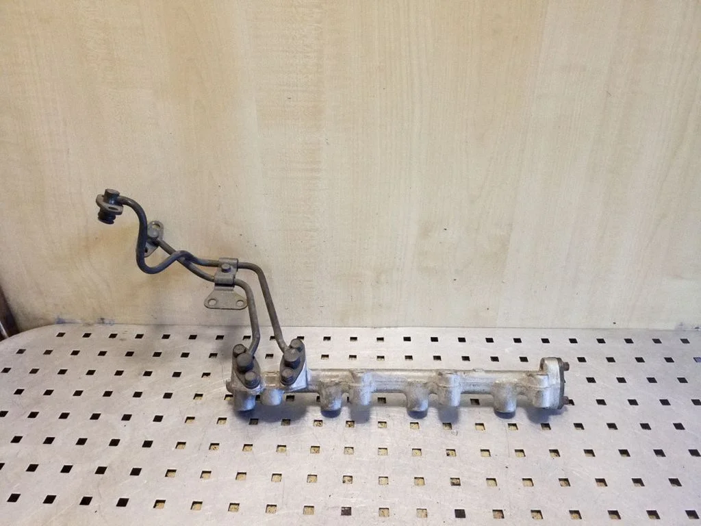 Fuel main line pipe