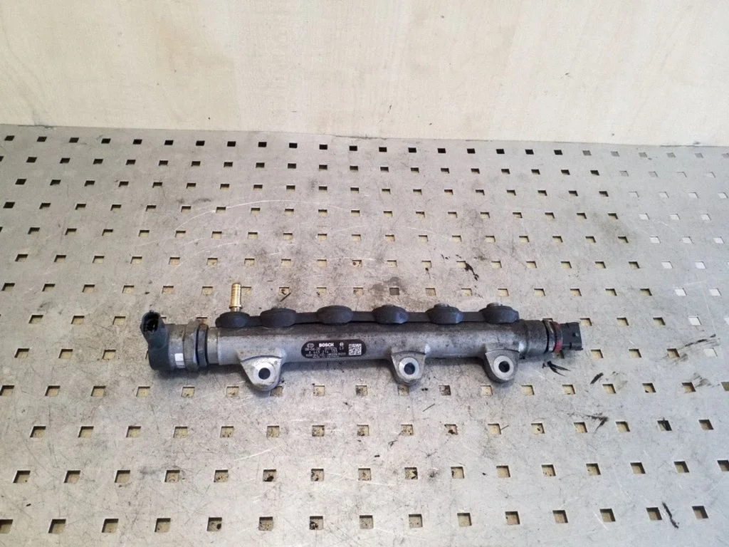 Fuel main line pipe – Nissan Qashqai+2 (2008-2010)