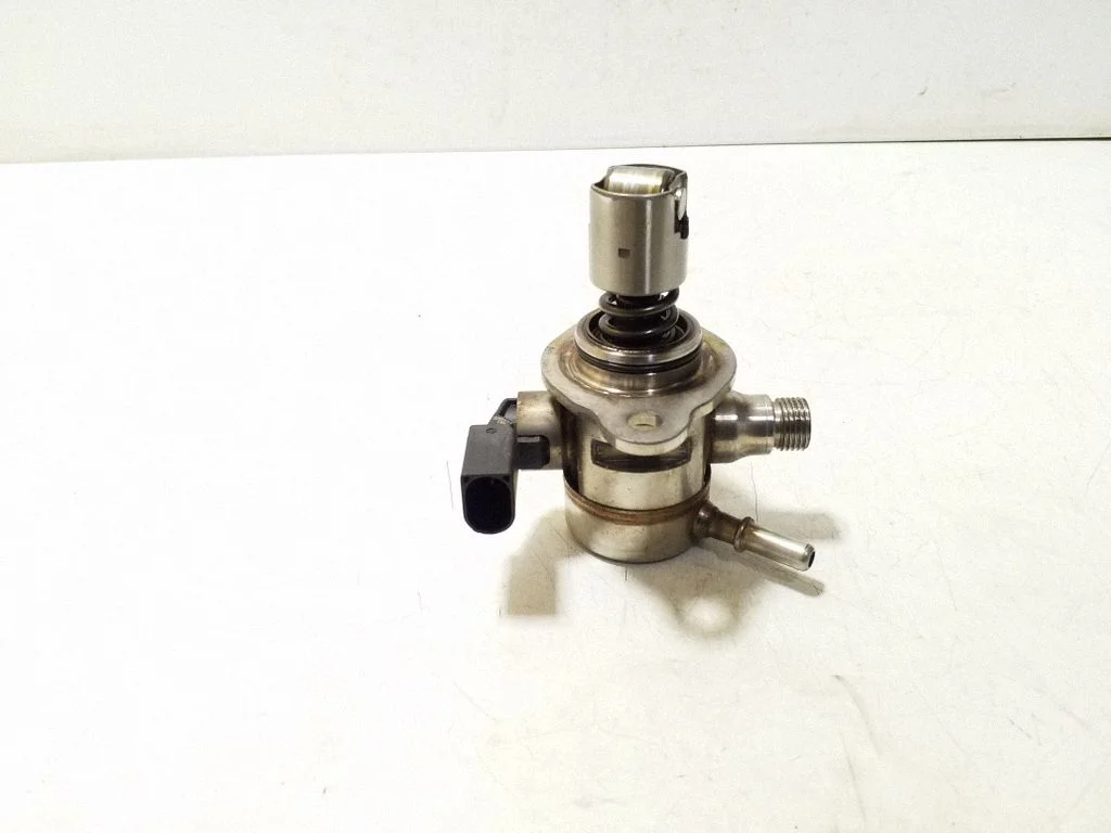 Fuel injection high pressure pump 05E127027D