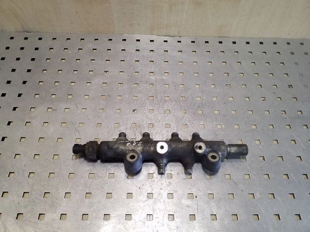 Fuel main line pipe – Mazda 5 (2005-2010)