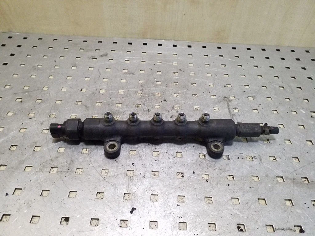 Fuel main line pipe
