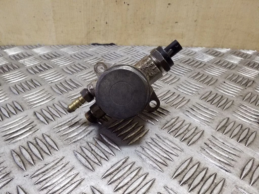 Fuel injection high pressure pump 03C127026D