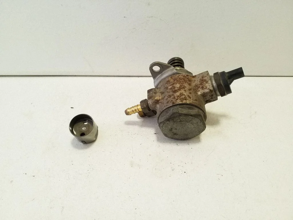 Fuel injection high pressure pump 03C127026D