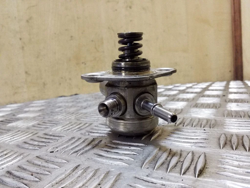 Fuel injection high pressure pump AG9E9D376AB
