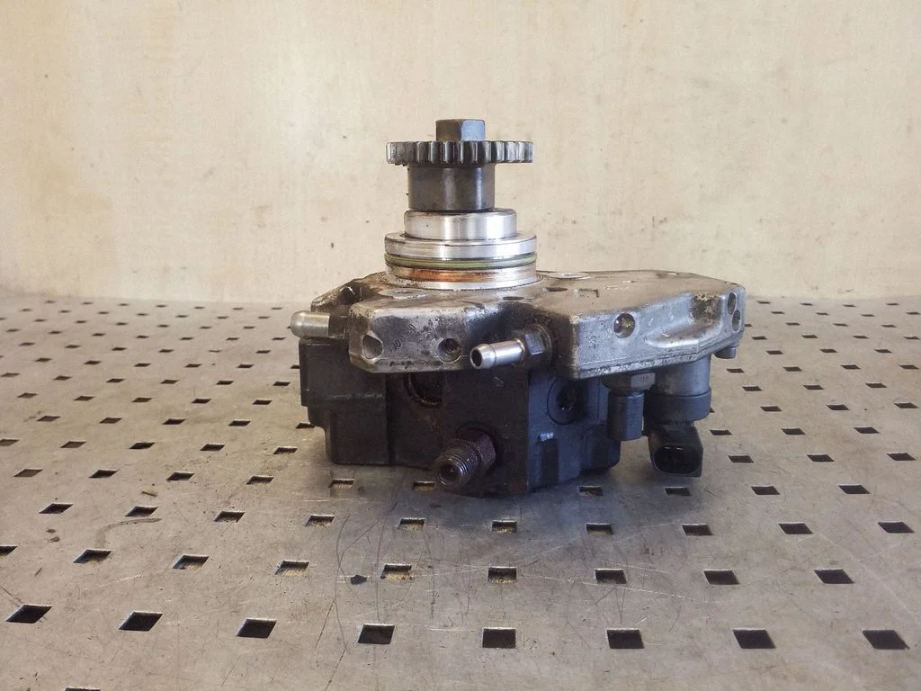 Fuel injection high pressure pump A6420103102