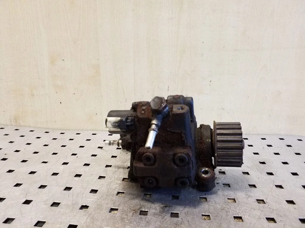 Fuel injection high pressure pump