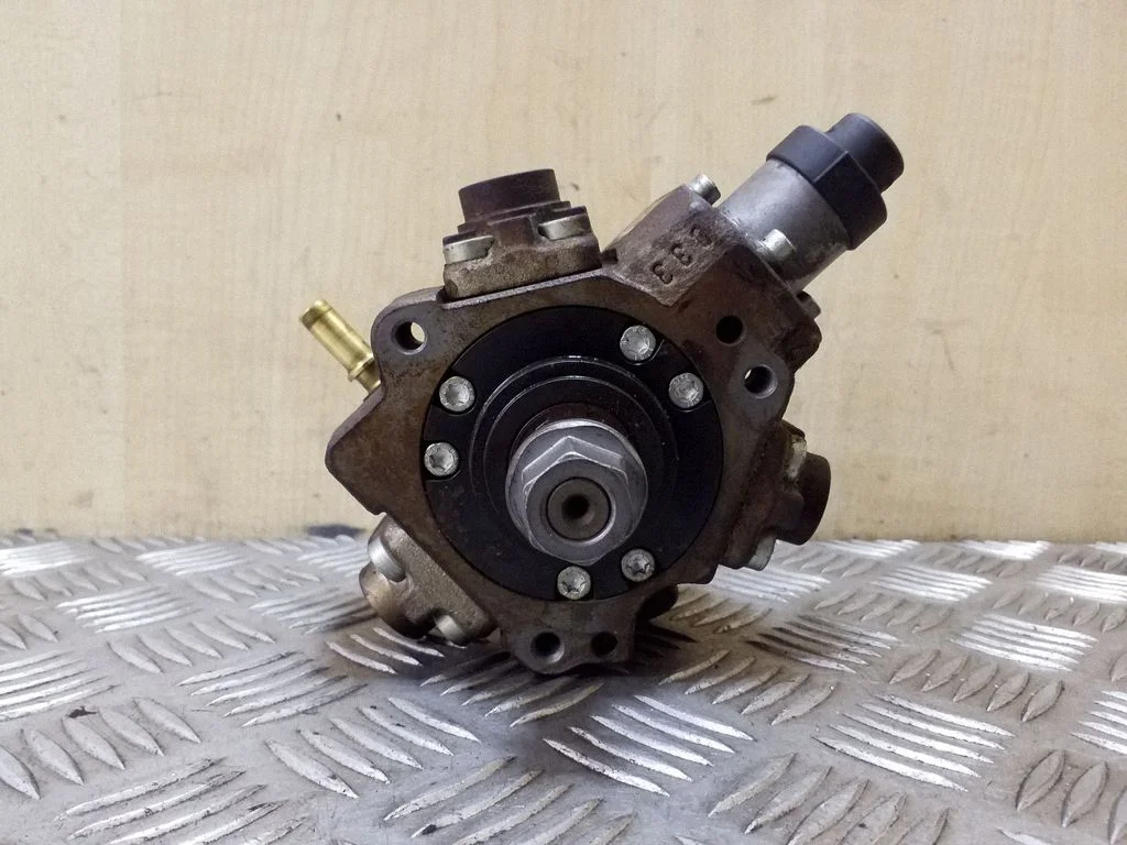 Kütuse kõrgsurvepump 0445010102