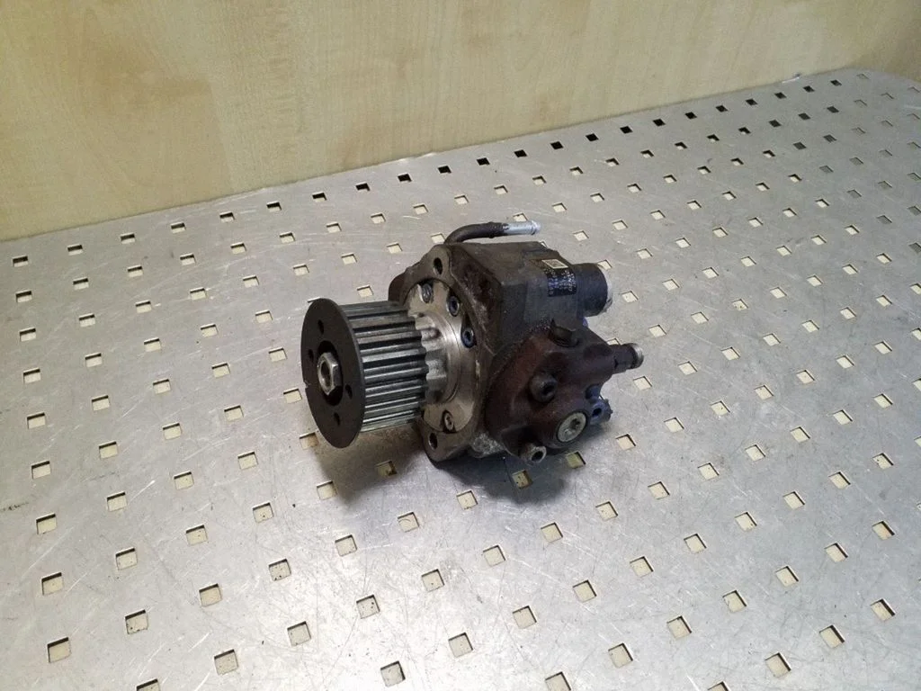Fuel injection high pressure pump RF7J13800B