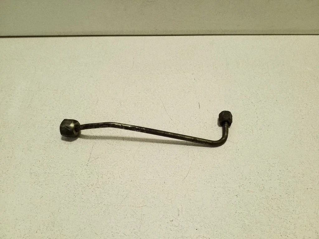 Fuel injector supply line/pipe