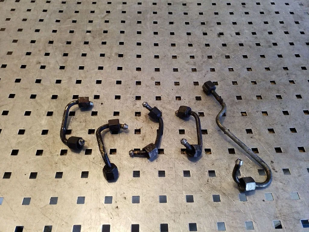 Fuel injector supply line/pipe – Citroen C4 Grand Picasso (2007-2013)