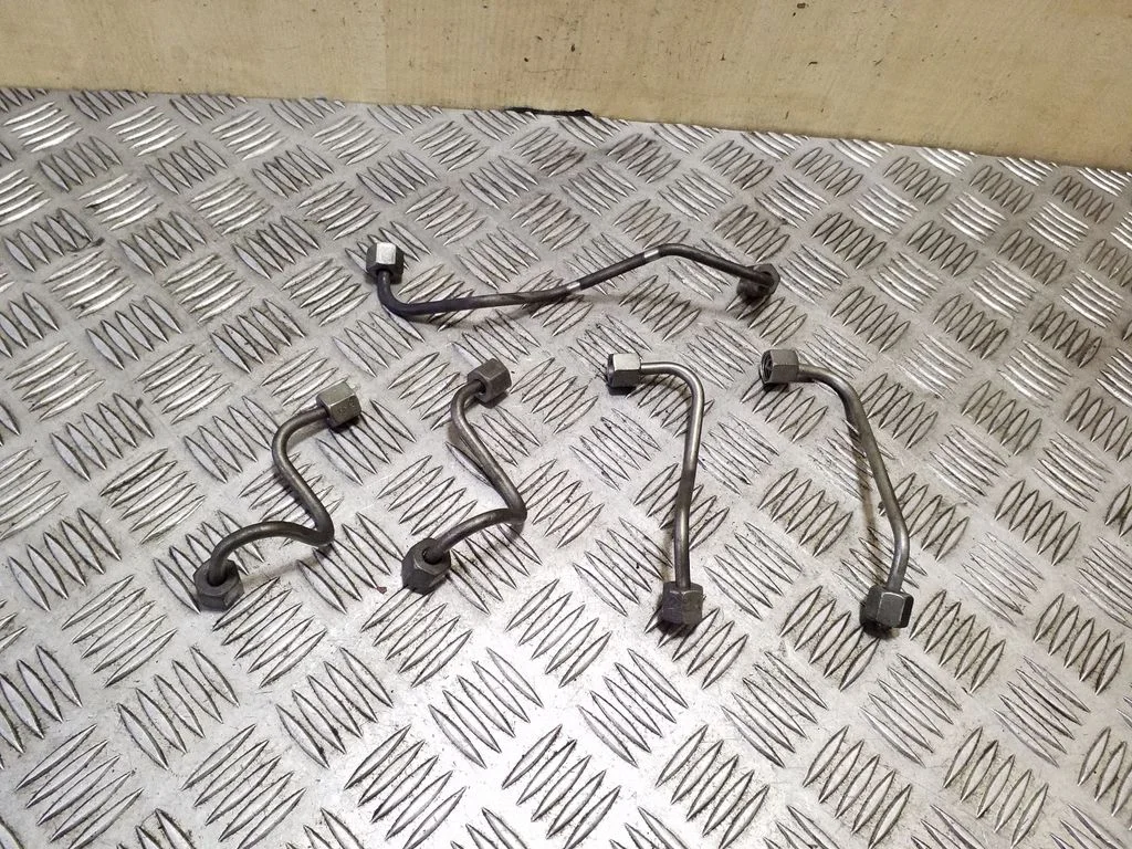 Fuel injector supply line/pipe