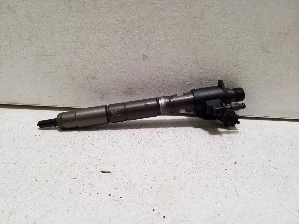 Fuel injector 31272690